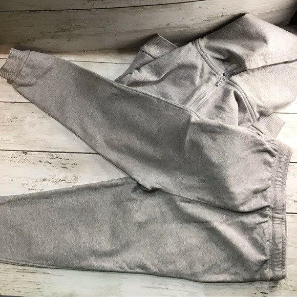 2 matching Boys Pants Set Size 5t - Picture 2 of 8